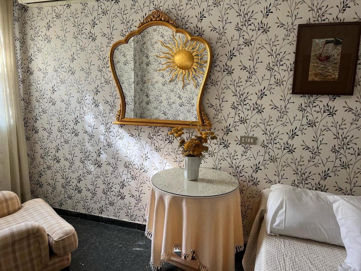 Hostal Pirineos بارباسترو المظهر الخارجي الصورة