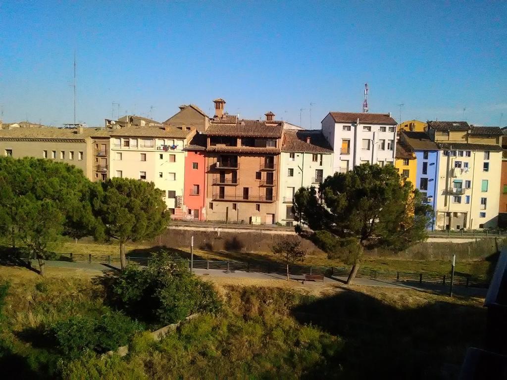 Hostal Pirineos بارباسترو المظهر الخارجي الصورة