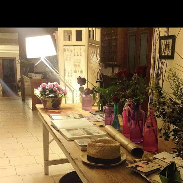Hostal Pirineos بارباسترو المظهر الخارجي الصورة
